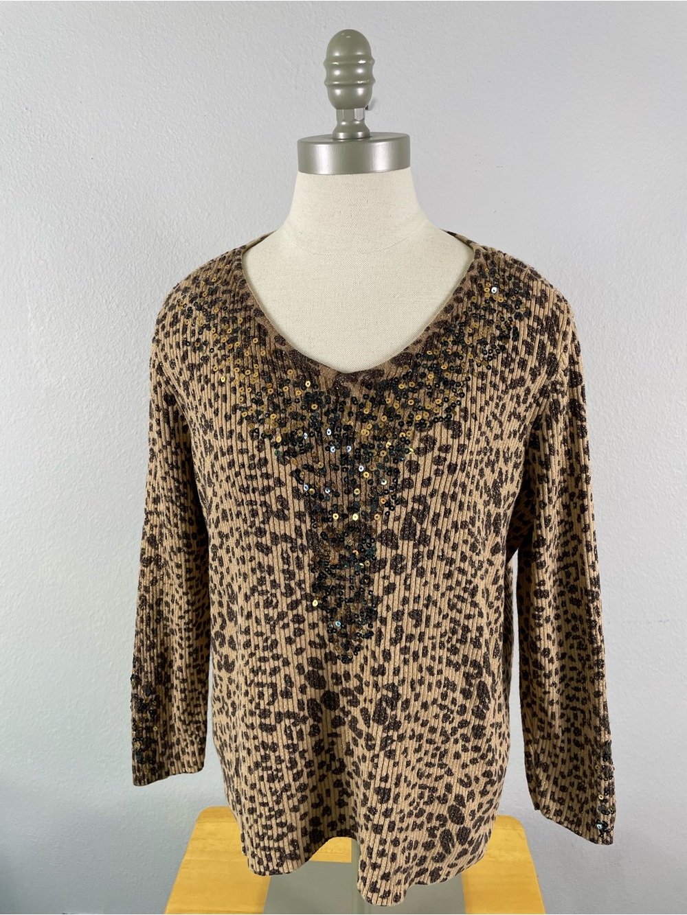 Chico's Beige & Brown Leopard Print Scoop Neck Sweater with Sequins Size XL (3)